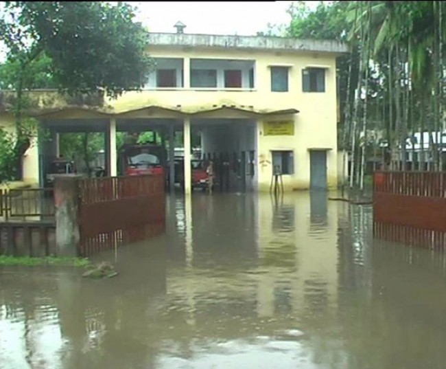 কুড়িগ্রামে বন্যা: ধরলার পানি বিপদসীমার উপর