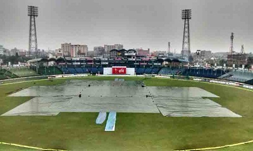 বৃষ্টিতে ৩য় দিনেও খেলায় বিলম্ব