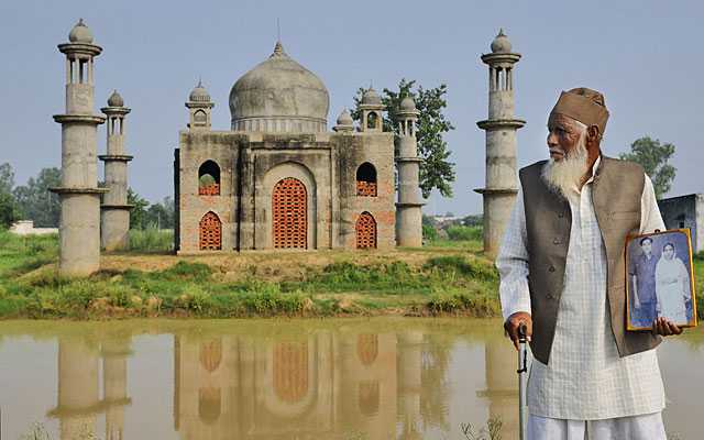 স্ত্রীর ভালোবাসায় পোস্টমাস্টারের তাজমহল