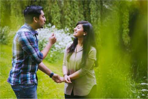 কীভাবে বুঝবেন প্রেমিকা মিথ্যা বলছে?