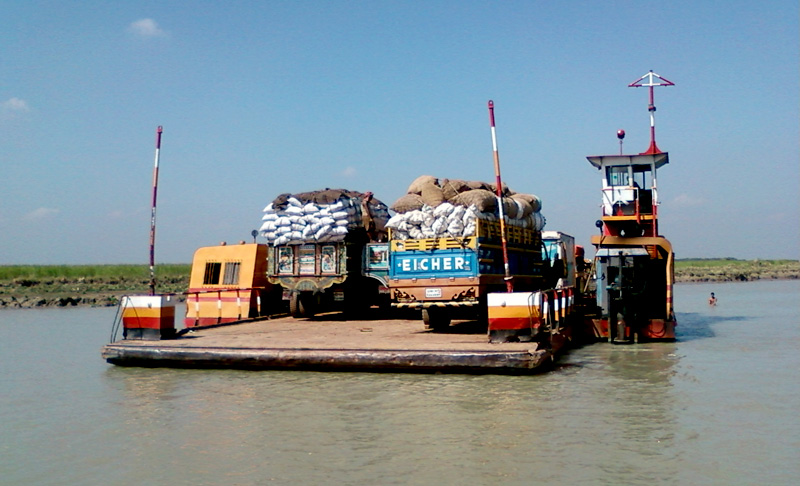 মাওয়া-কাওড়াকান্দি রুটে ৫ দিন ফেরি বন্ধ