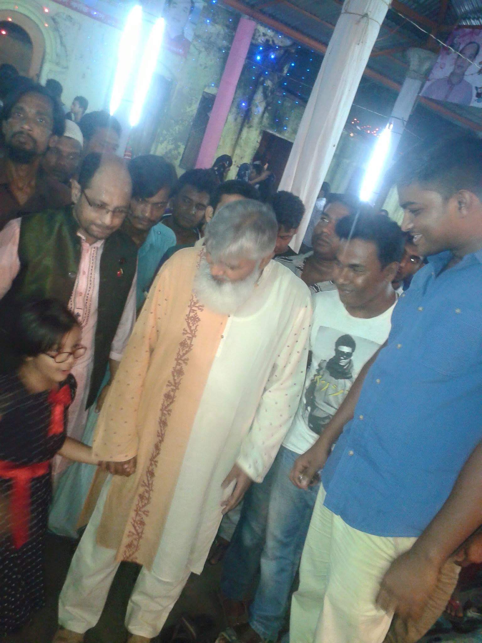 মুন্সিগঞ্জে ছিনতাইয়ের অভিযোগে অাটক সেই অা.লীগ নেতা এবার ঝামেলা বাধালেন পূজা মন্ডপে