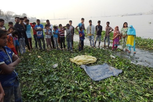 মুন্সিগঞ্জে নদী থেকে  মাথা-পা বিহীন মরদেহ উদ্ধার