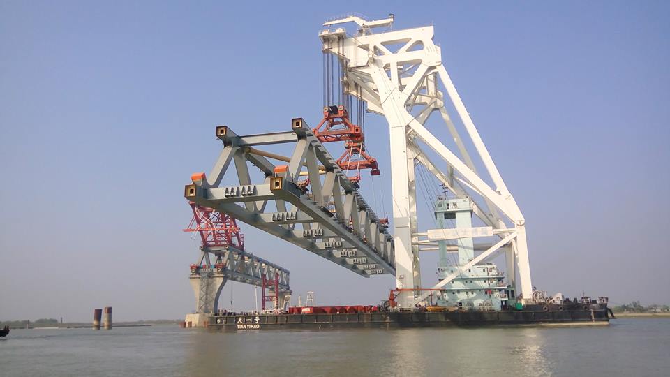 দৃশ্যমান হল স্বপ্নের পদ্মা সেতুর ১৮শ’ মিটার