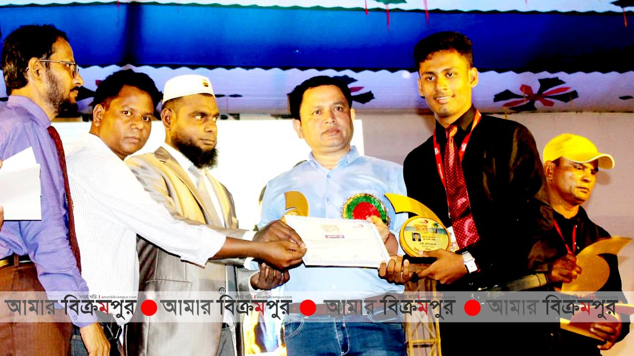 আনন্দ টিভি’র শ্রেষ্ঠ প্রতিবেদকের পুরস্কার পেলেন মুন্সিগঞ্জের শুভ ঘোষ