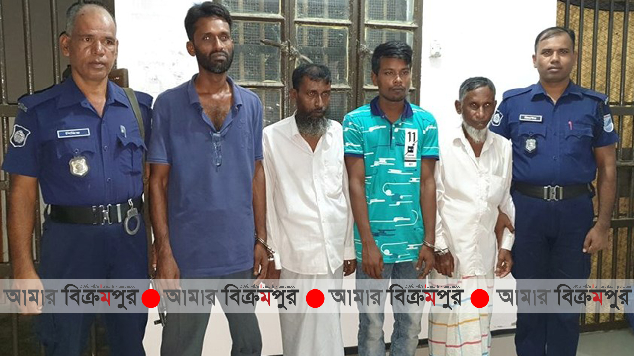 শ্রীনগরে পুলিশের অভিযানে ৩ মাদক ব্যবসায়ী আটক