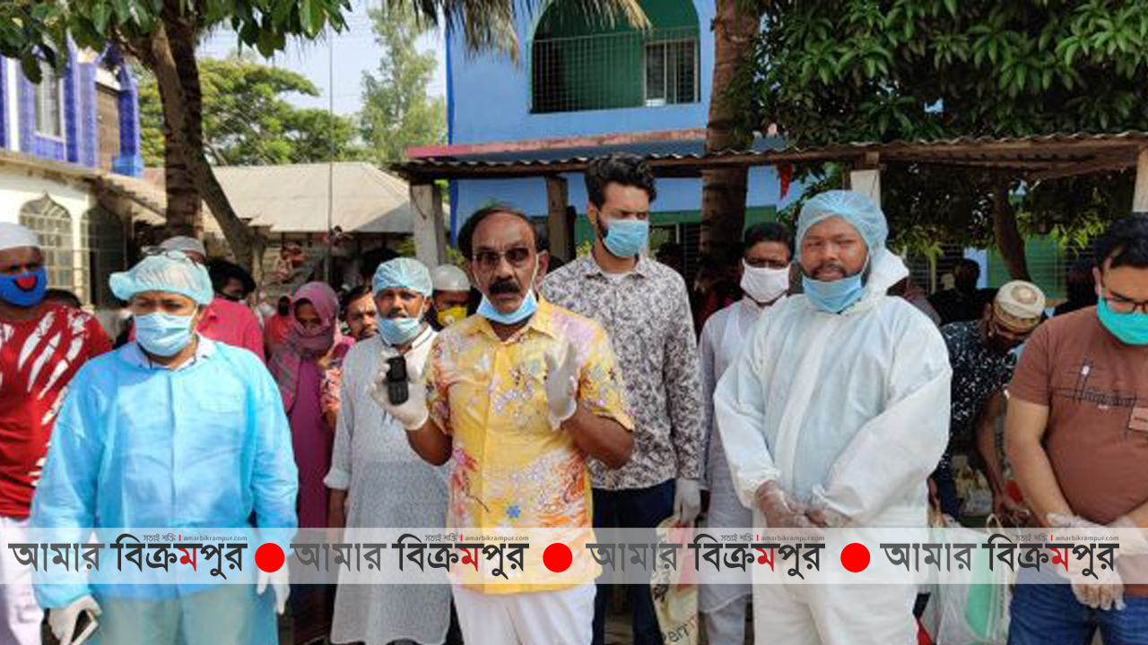 করোনা: টংগিবাড়ীতে কর্মহীনদের মাঝে এমপি এমিলির চাল বিতরণ
