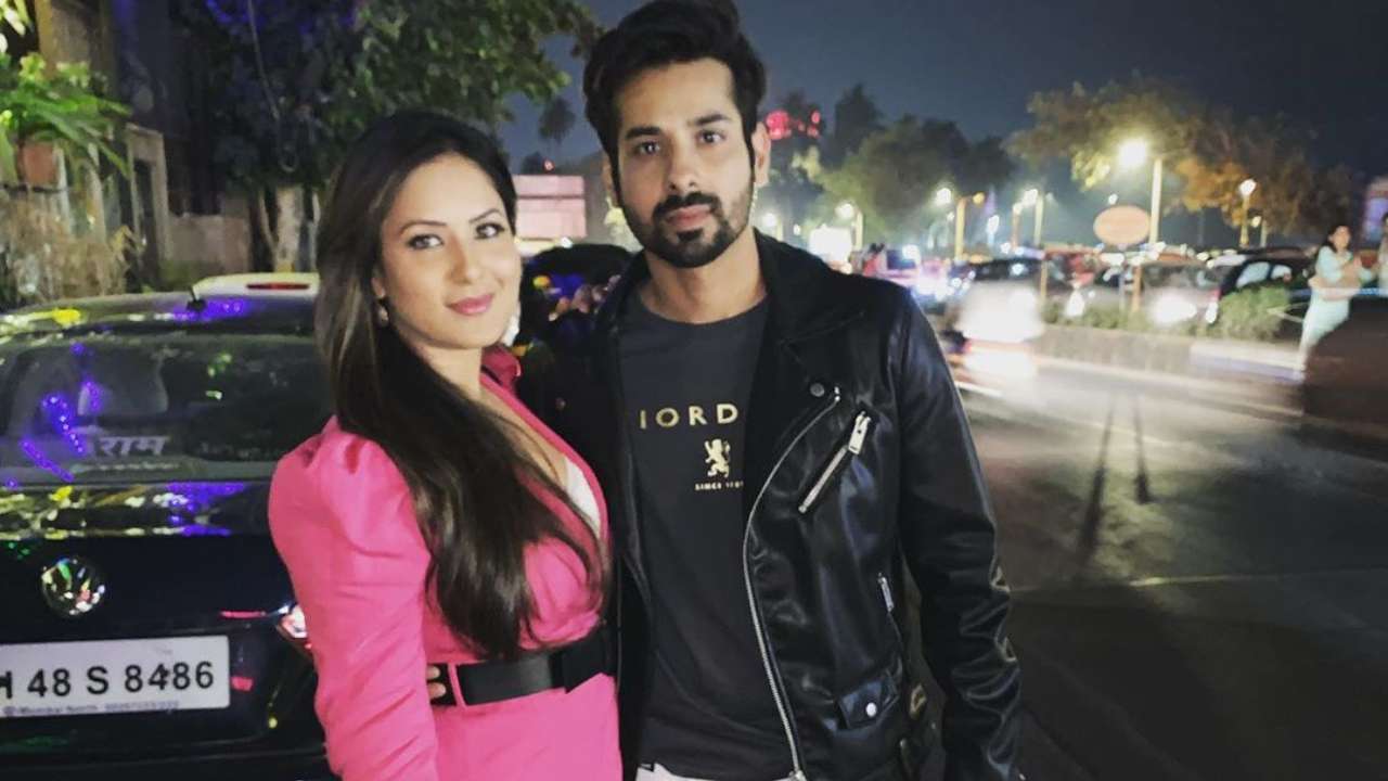 করোনায় পিছিয়ে গেল নায়িকা পূজার বিয়ে