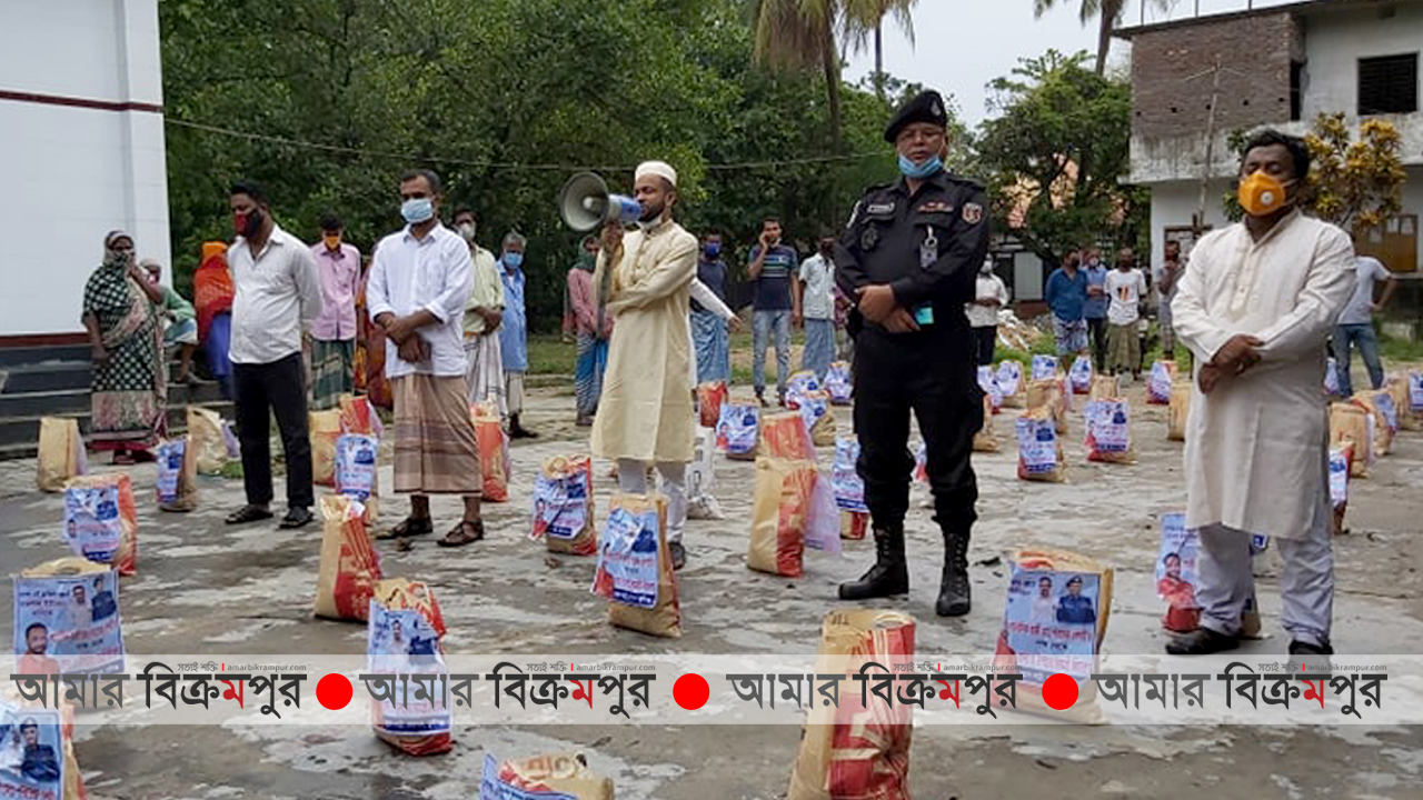 করোনা: রামপালে কর্মহীন পরিবারের মাঝে খাদ্যসামগ্রী বিতরণ