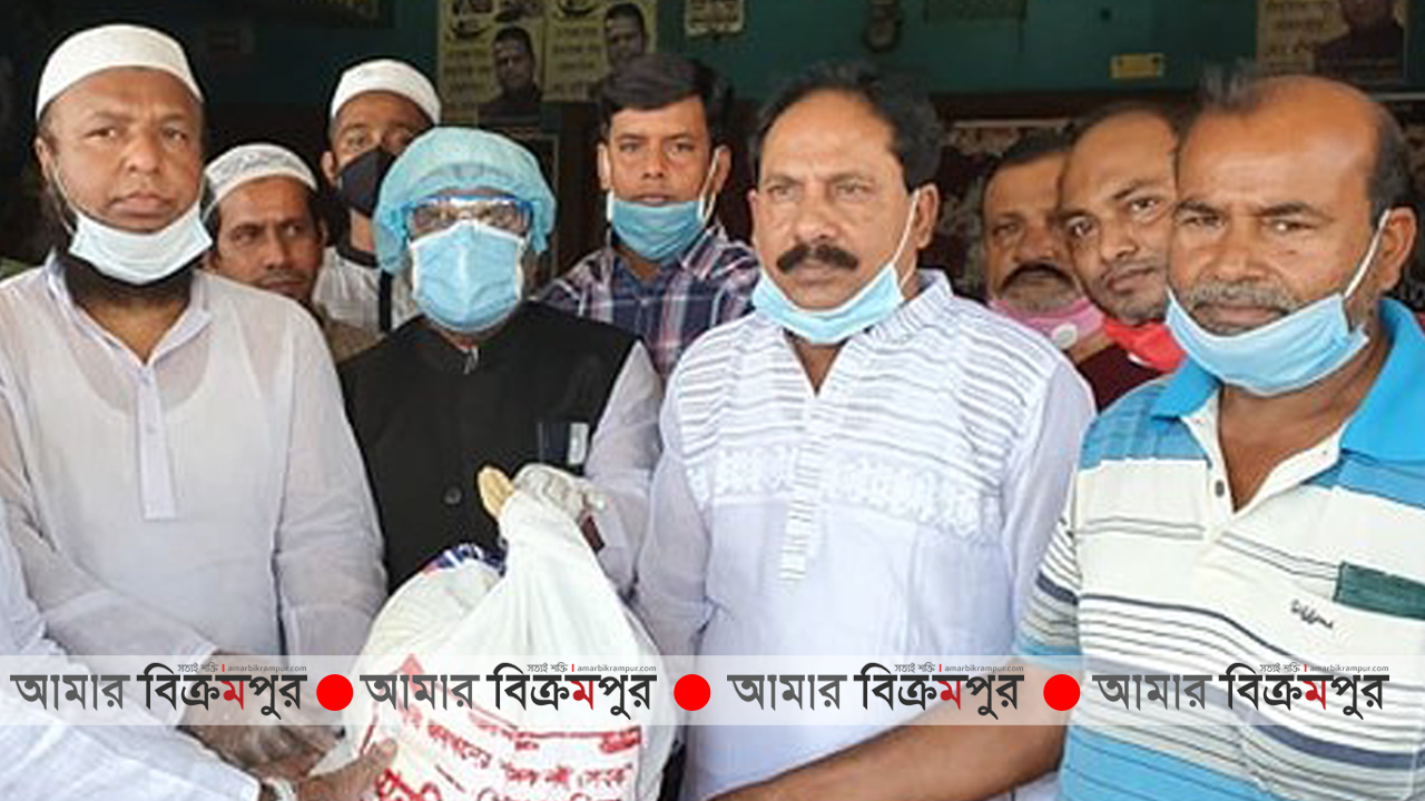 শ্রীনগরে আওয়ামী লীগের উদ্যোগে ত্রাণ বিতরণ