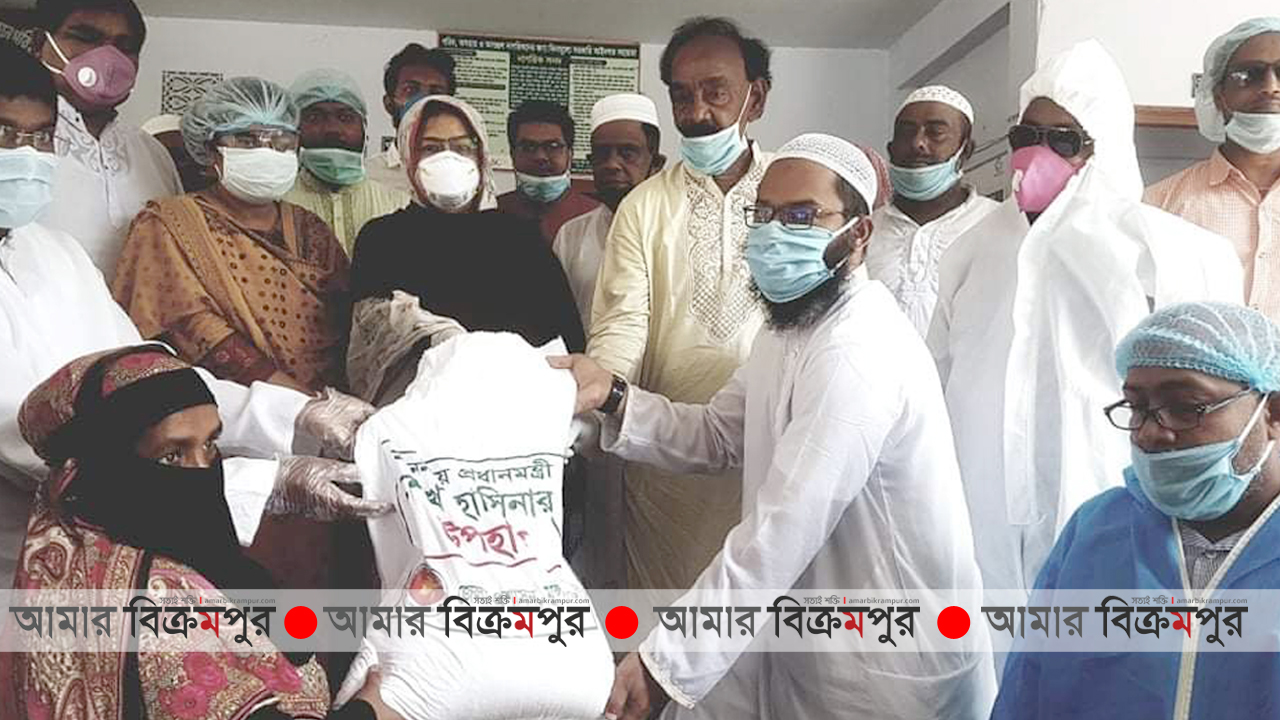 করোনা: টংগিবাড়ীতে খাদ্যসামগ্রী বিতরণ