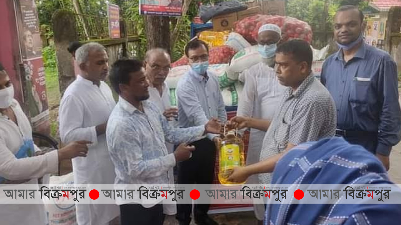 সিরাজদিখানে টিসিবি’র মালামাল বিক্রয় উদ্বোধন