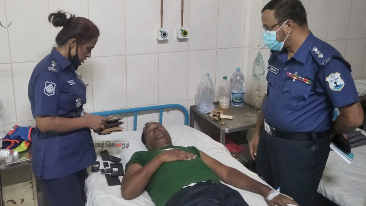 মা ইলিশ রক্ষার অভিযানে গিয়ে হামলায় ৫ পুলিশ সদস্য আহত