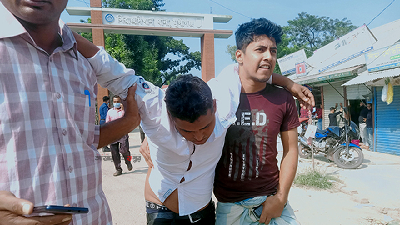 মুন্সিগঞ্জে দুই গ্রুপের সংঘর্ষ ঢুকলো থানার ভেতরে