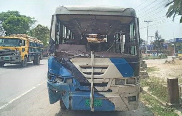 মিনিবাসের ২০ যাত্রী আহত