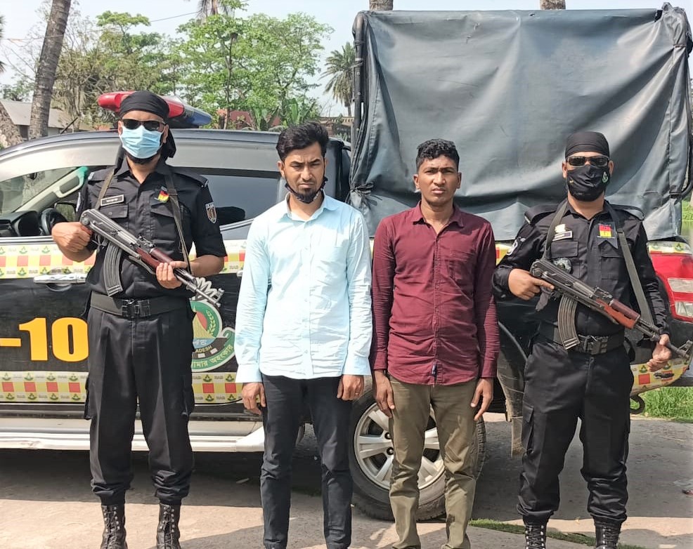 মুন্সিগঞ্জে ফেনসিডিলসহ আটক ২