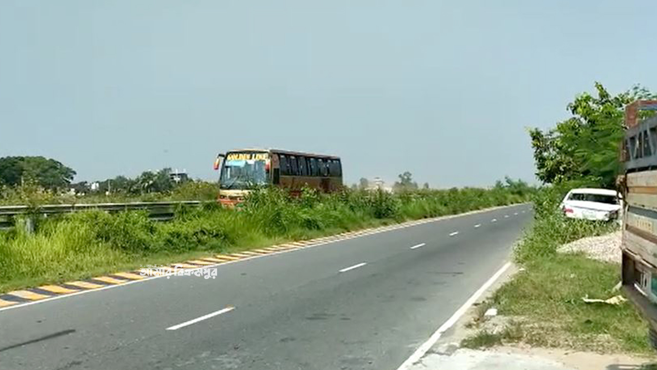 মুন্সিগঞ্জে বাসের ধাক্কায় ভ্যানচালক নিহত