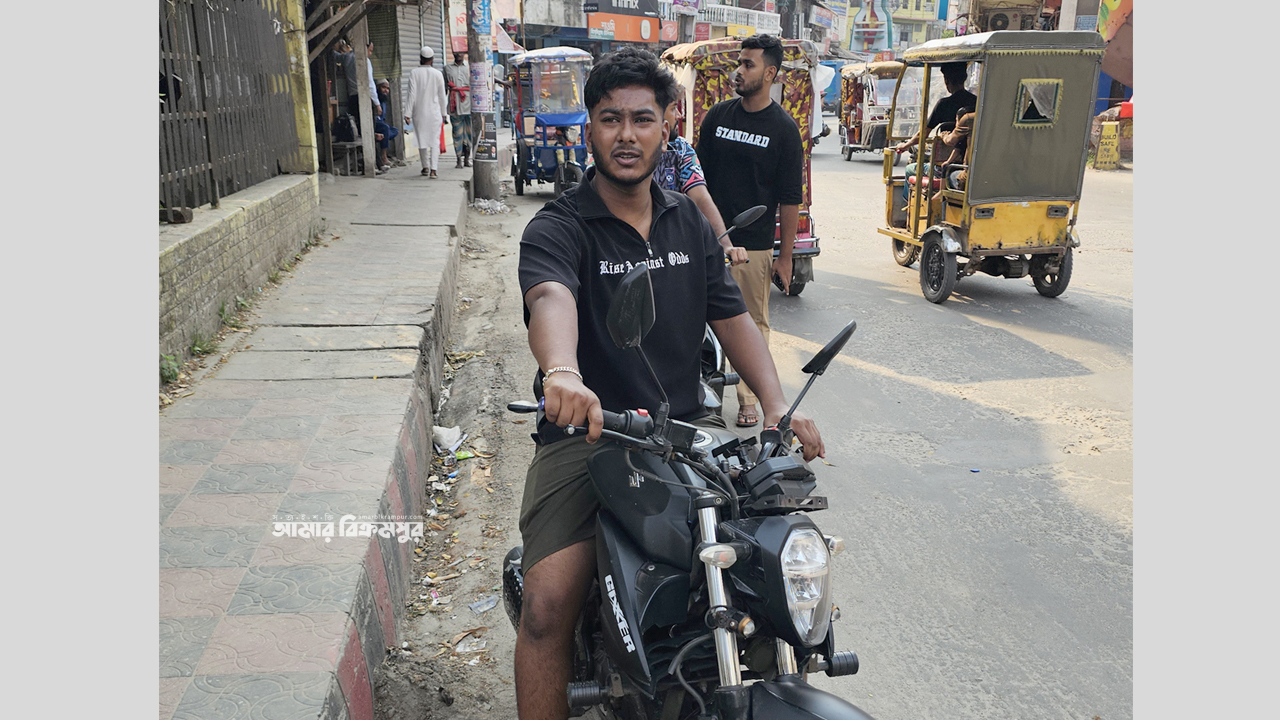 ‘নারী হয়রানি’র সংবাদ প্রকাশ করায় মুন্সিগঞ্জ প্রেসক্লাবে ঢুকে সাংবাদিকদের হুমকি